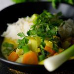 Vegetarisches Curry mit Kokosmilch