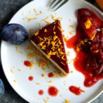 Cheesecake mit Zwetschken-Glasur