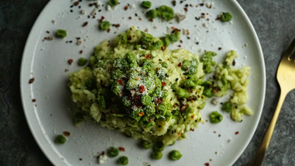 Erbsen-Risotto mit Bergkäse