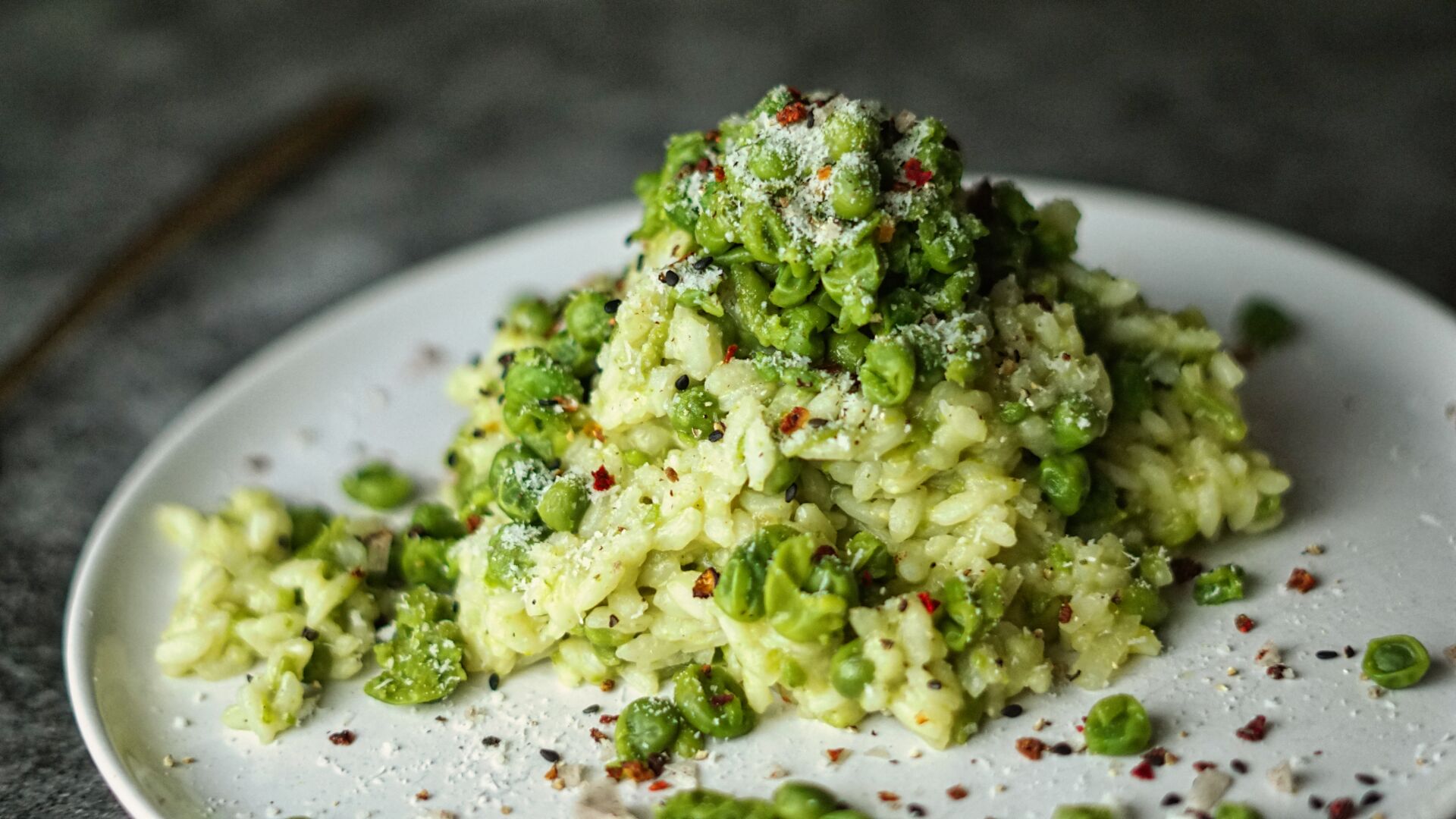 Erbsen-Risotto mit Bergkäse und Parmesan