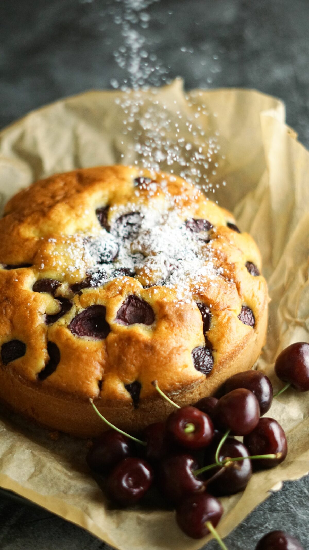 Kirschkuchen mit Staubzucker