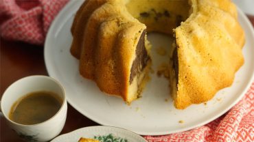 Gugelhupf mit Kakao und Kürbis