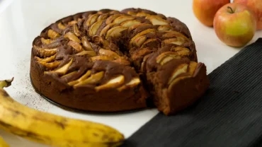 Apfel-Bananenkuchen mit Schokolade