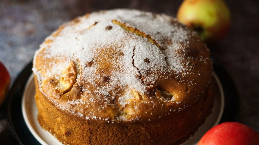 Apfelkuchen mit Staubzucker