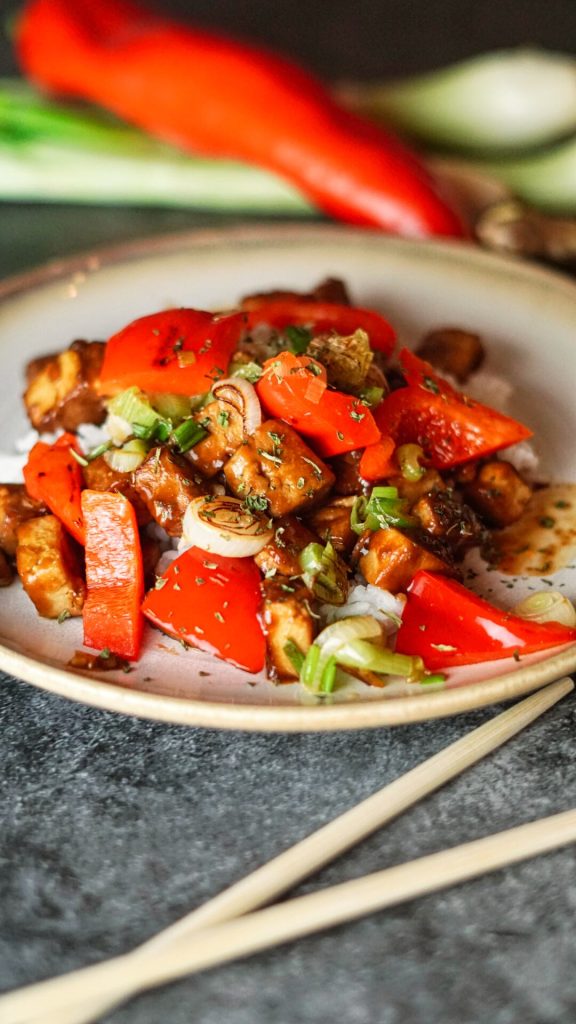 Sticky Tofu mit Paprika