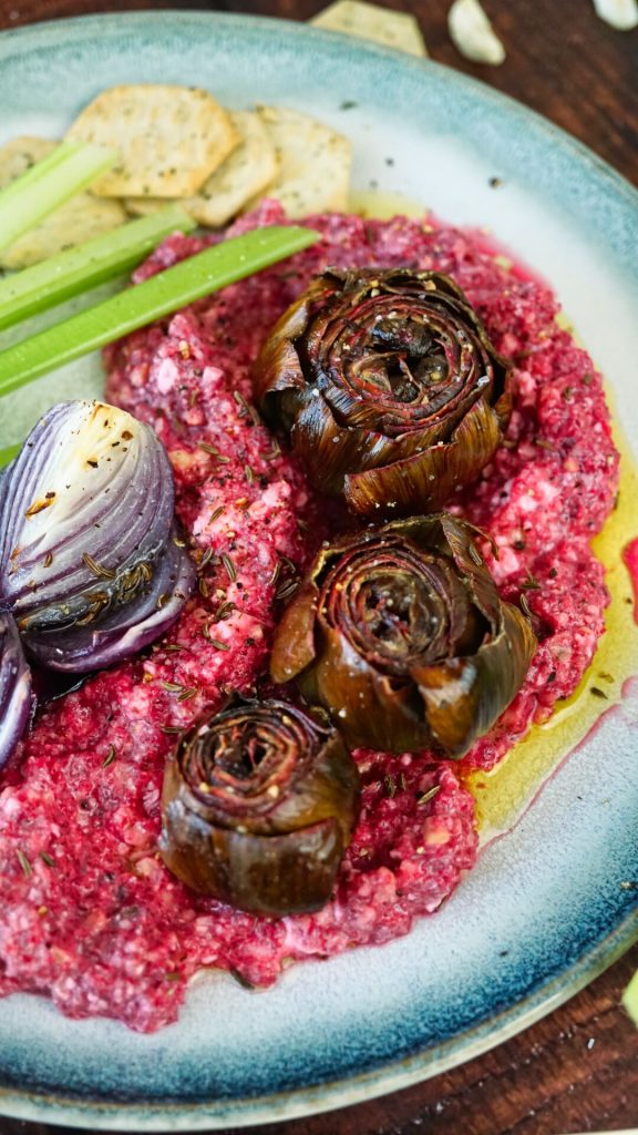 Artischocken aus dem Ofen mit Rote Rüben-Creme