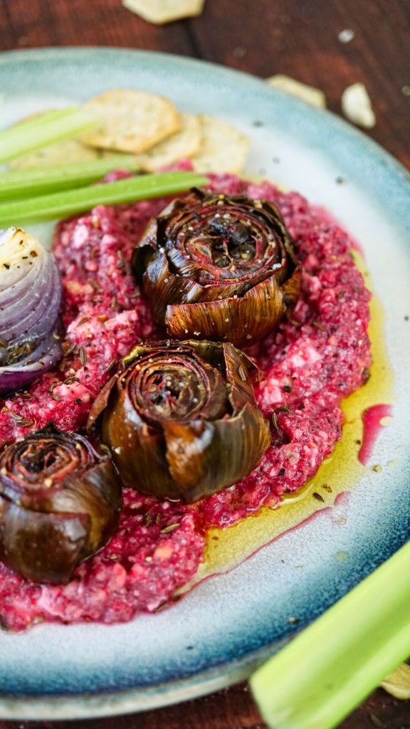 Artischocken aus dem Ofen mit Rote Rüben-Creme