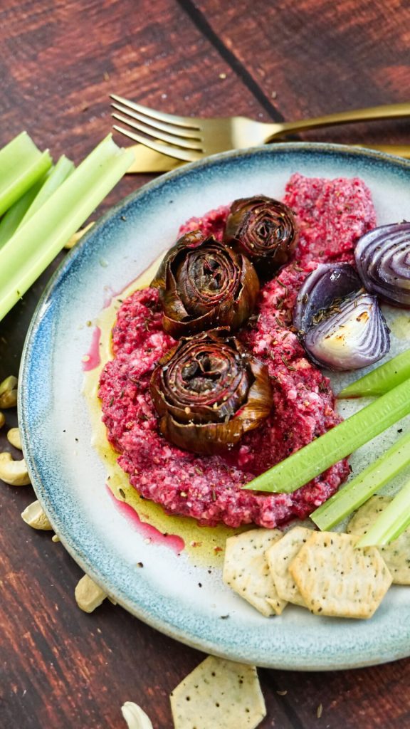 Artischocken aus dem Ofen mit Rote Rüben-Creme