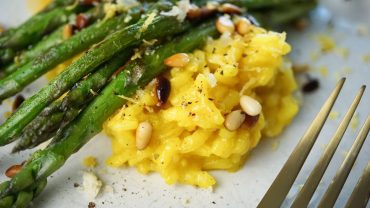Zitronenrisotto mit grünem Spargel