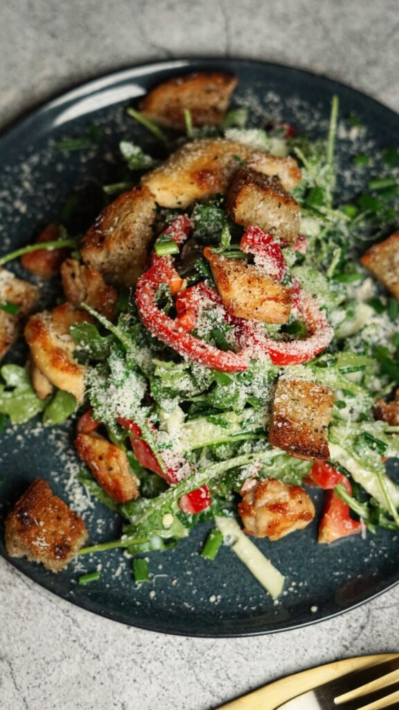 Chicken Caesar Salad mit Joghurt-Dressing