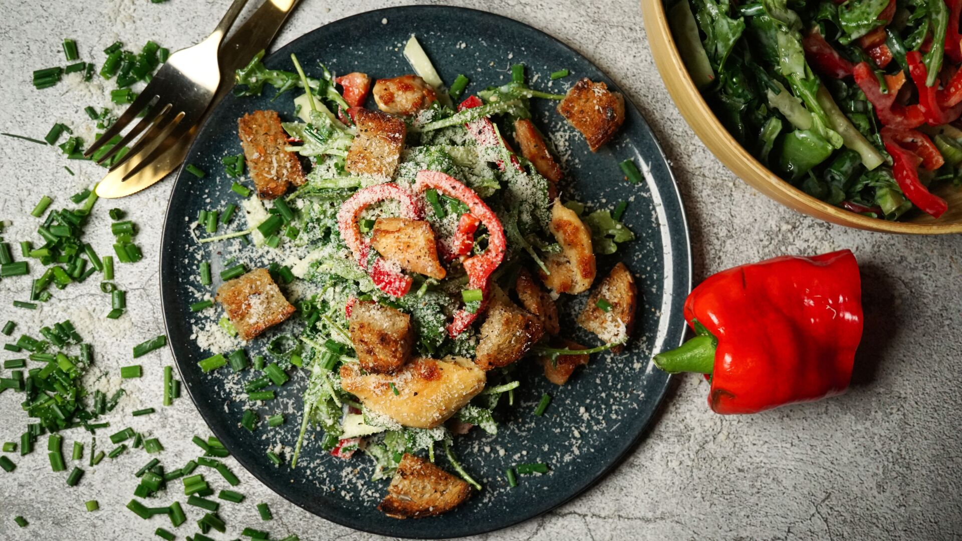 Chicken Caesar Salad mit Joghurt-Dressing