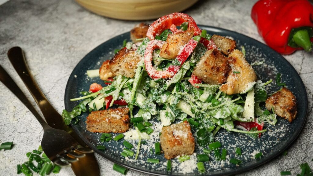 Chicken Caesar Salad mit Joghurt-Dressing