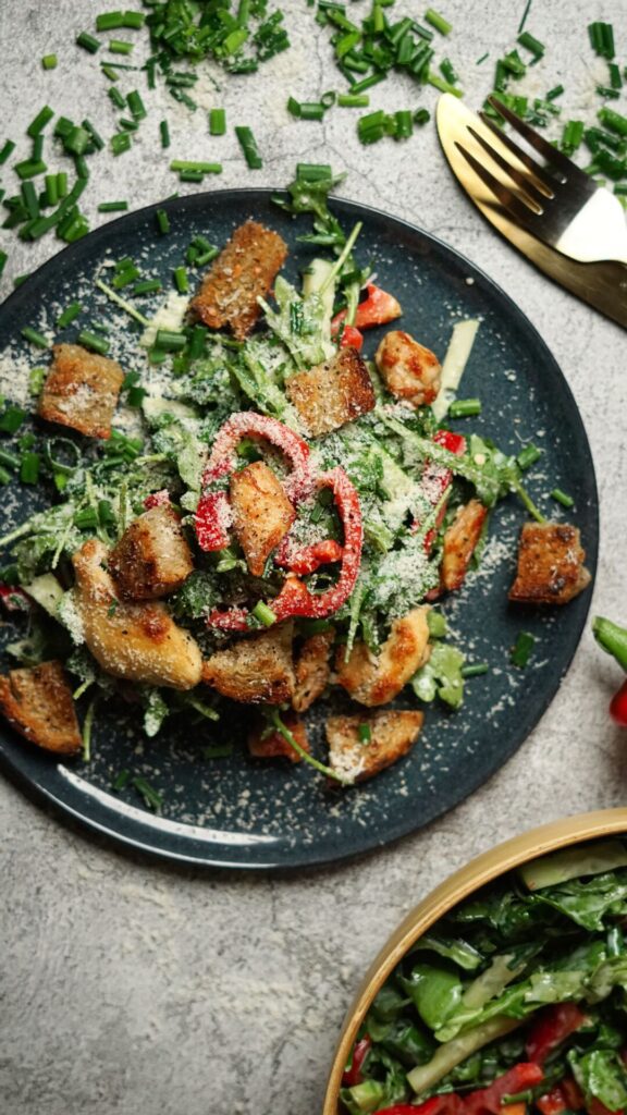 Chicken Caesar Salad mit Joghurt-Dressing