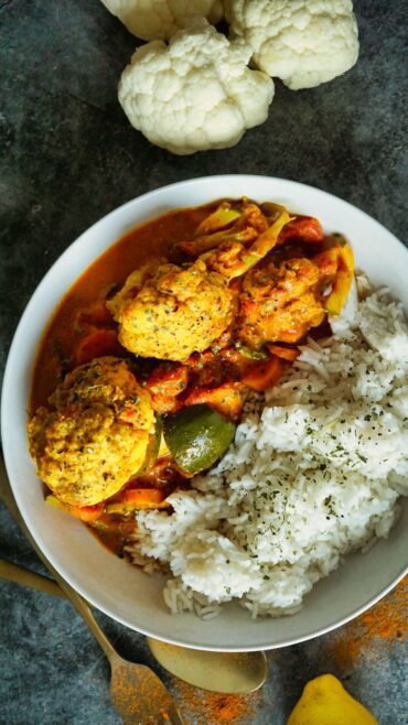 Indisches Blumenkohl-Curry mit Kokosmilch