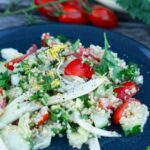 Quinoasalat mit Feta-Joghurt-Dip, Fenchel, Tomate und Gurke