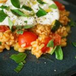 Tomaten-Risotto mit Burrata