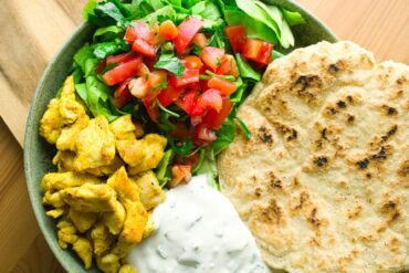 Hähnchen Pita Bowl mit glutenfreiem Pita Brot