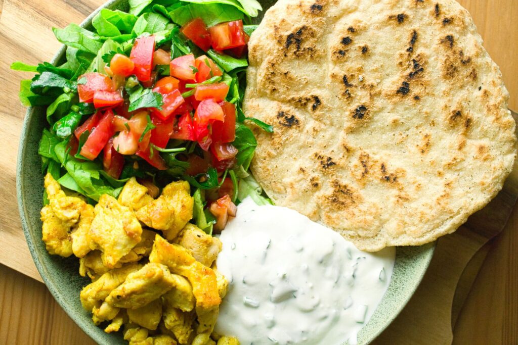 Hähnchen Pita Bowl mit glutenfreiem Pita Brot