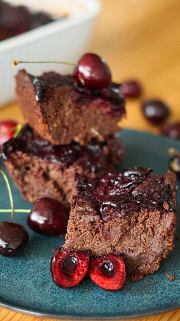 Glutenfreie Kirsch-Brownies mit Kidneybohnen
